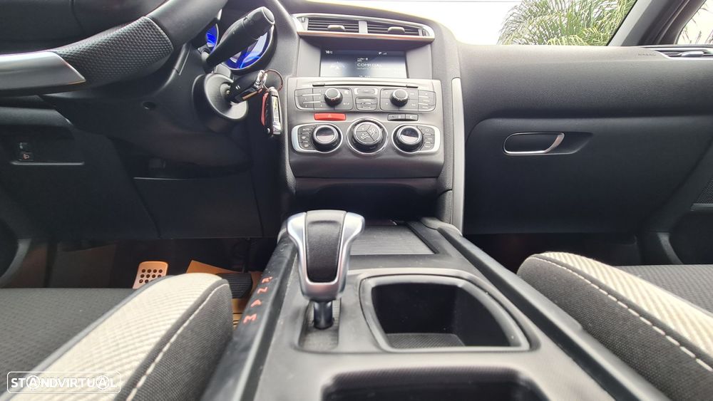 Citroën DS4 1.6 e-HDi So Chic ETG6 - 34