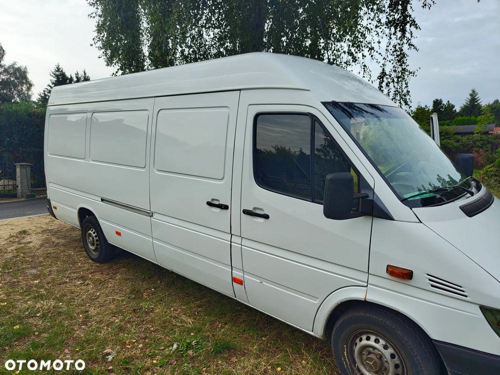 Mercedes-Benz Sprinter - 2