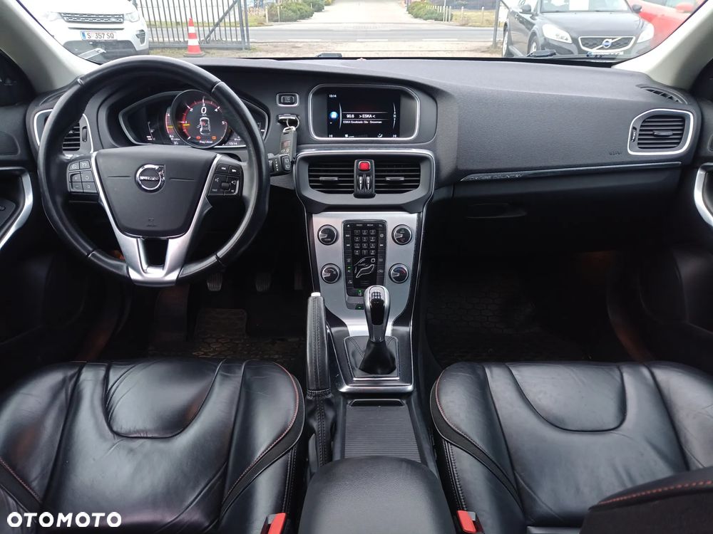 Volvo V40 Cross Country D3 Ocean Race - 10