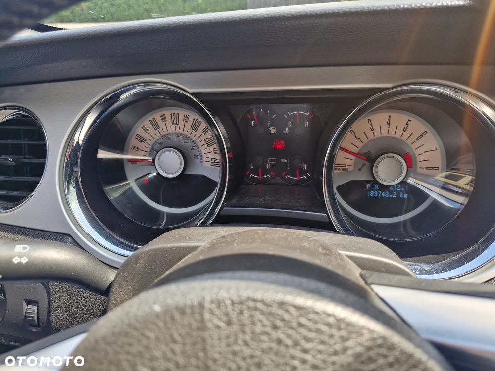 Ford Mustang 4.6 V8 GT Premium - 29