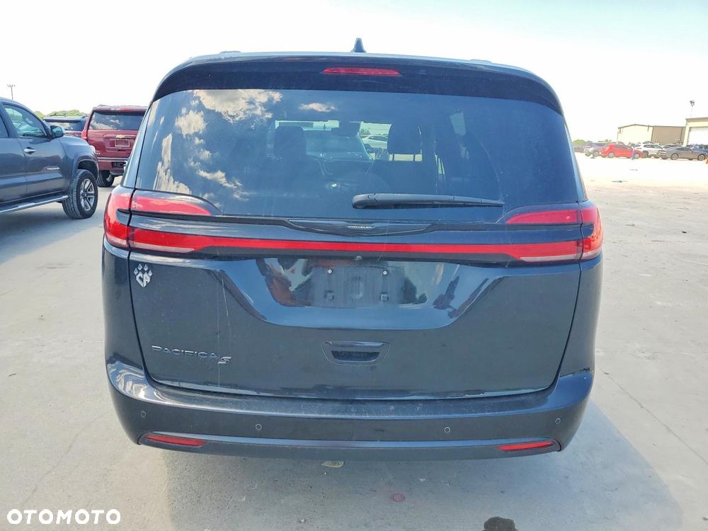 Chrysler Pacifica - 6