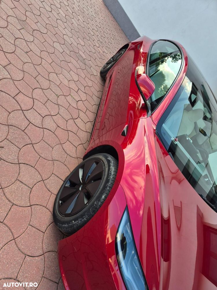 Tesla Model 3 - 5