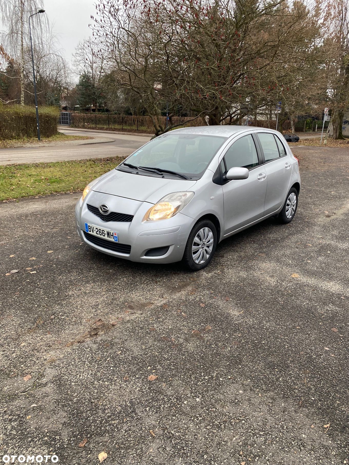 Daihatsu Charade Standard - 1