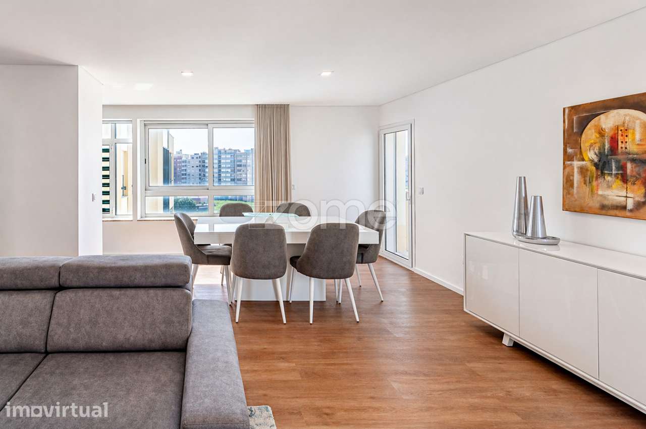 Apartamento T2 com Terraço Privativo de 100m² e Vista Mar - Grande imagem: 4/35