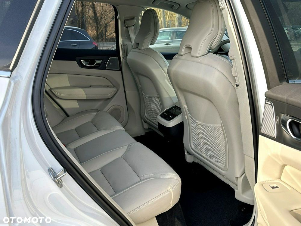 Volvo XC 60 D5 AWD Inscription - 19