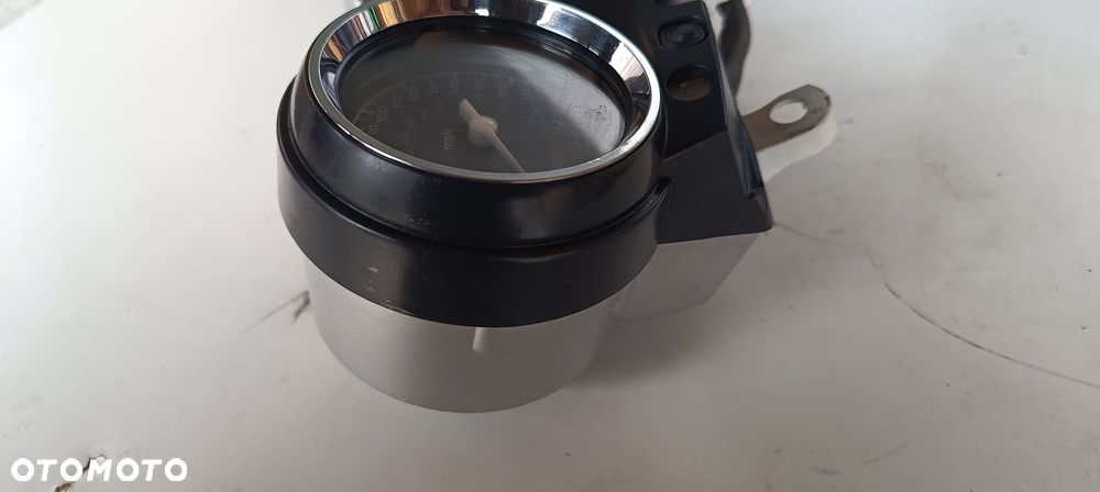 HONDA CB900 CB900F HORNET 2004 lift - 8