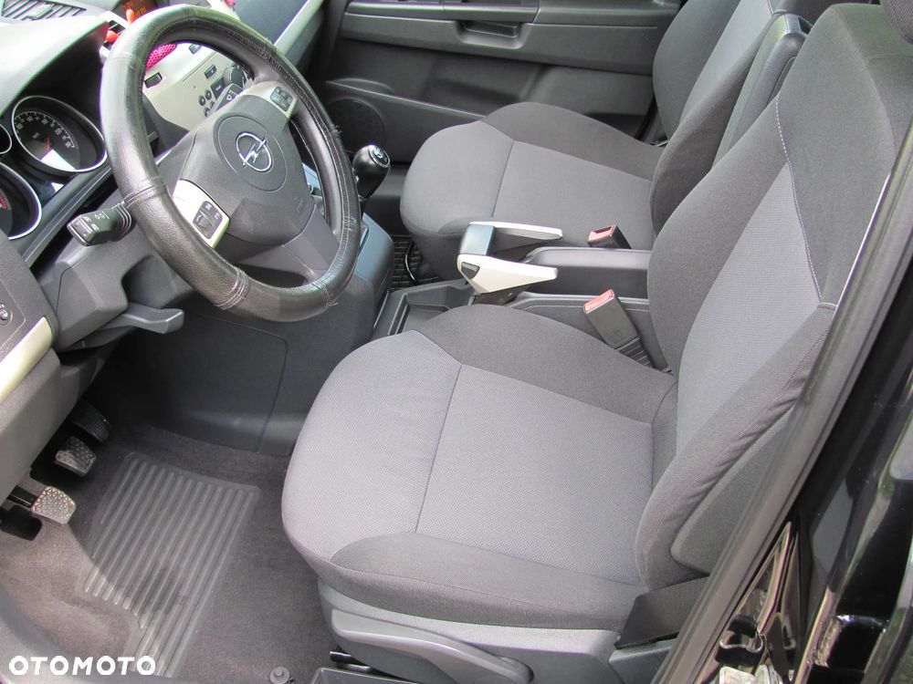 Opel Zafira - 26