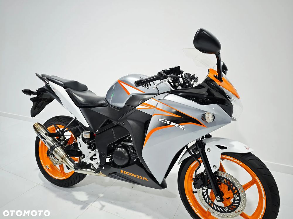 Honda CBR - 8