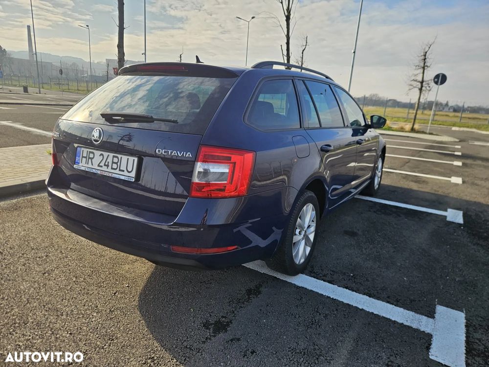 Skoda Octavia 1.6 TDI DSG Style - 10