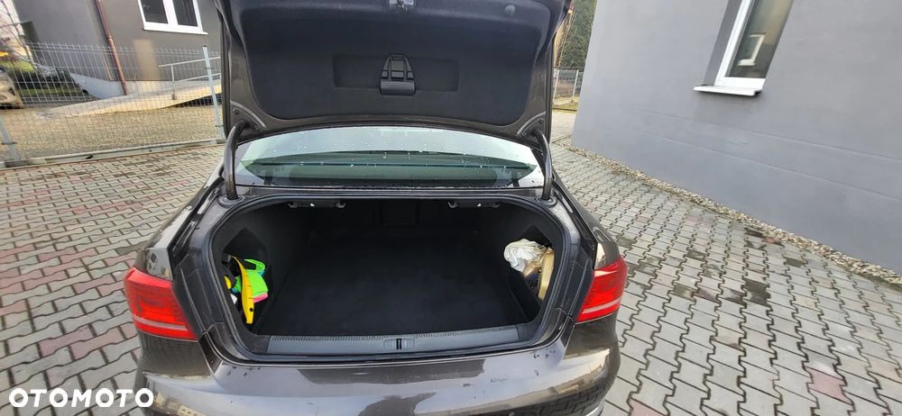 Volkswagen Passat - 19