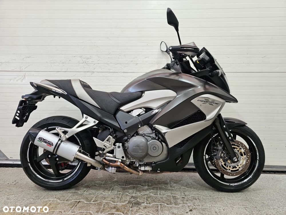 Honda VFR - 3