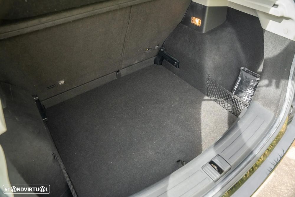 MG ZS Luxury - 23