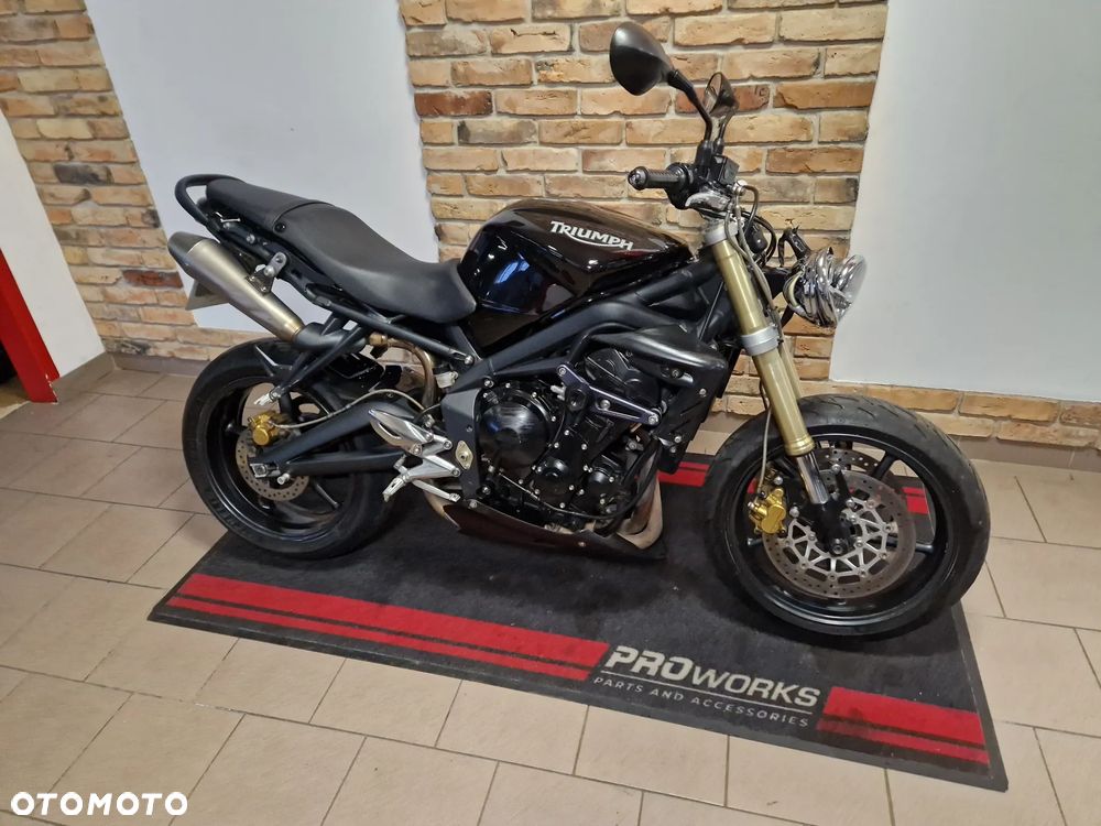 Triumph Street Triple - 35