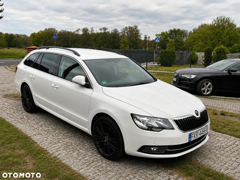 Skoda Superb 2.0 TDI DSG Ambition - 4