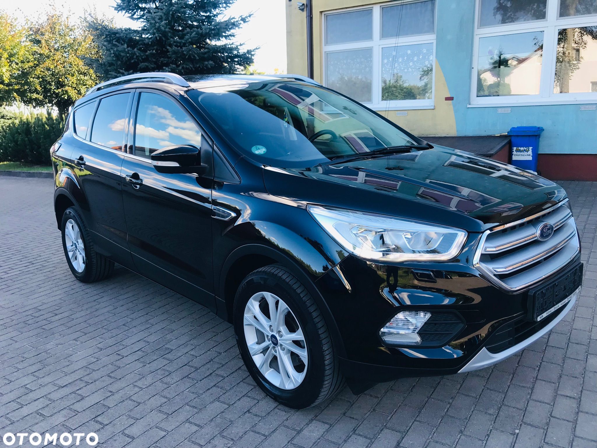 Ford Kuga 1.5 EcoBoost 2x4 Black & Silver - 1