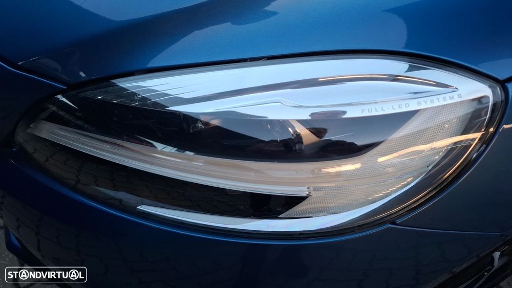 Volvo V40 2.0 D2 R-Design - 49