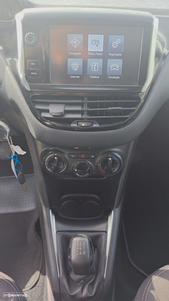 Peugeot 208 1.6 BlueHDi Style - 9