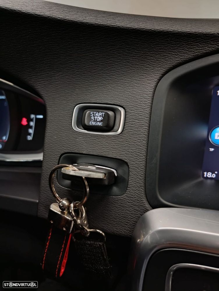 Volvo V60 2.4 D6 Momentum AWD Phev - 22