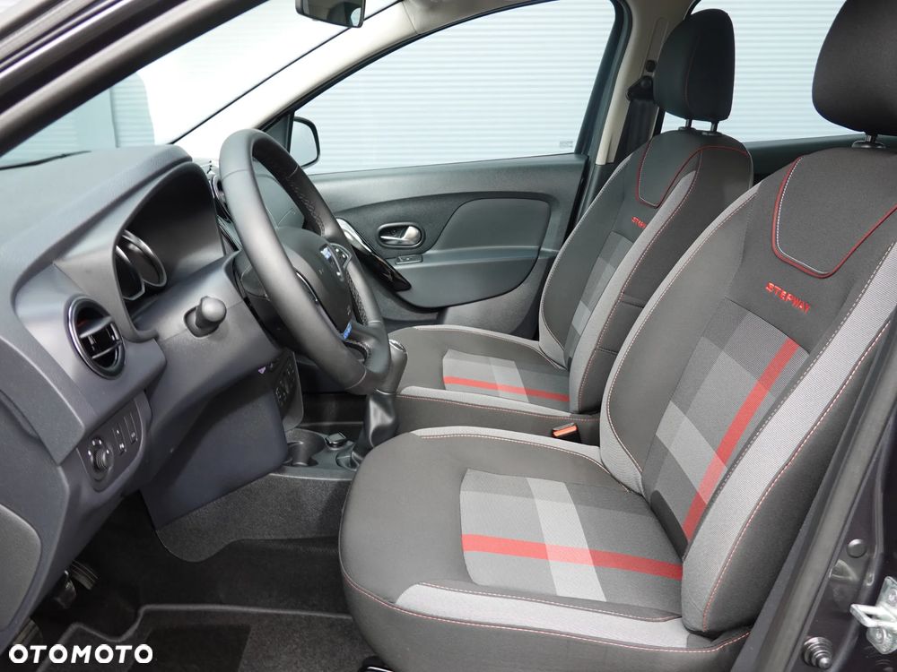Dacia Sandero Stepway TCe 90 (S&S) Celebration - 12