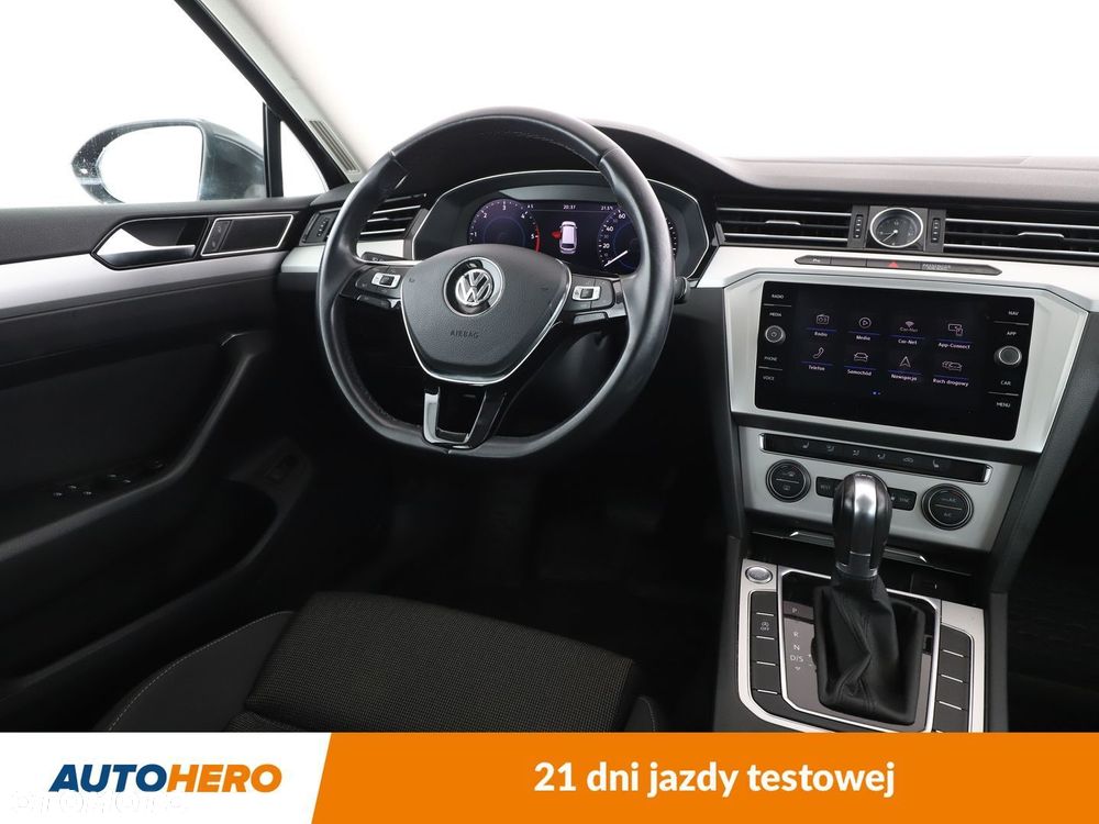 Volkswagen Passat - 13