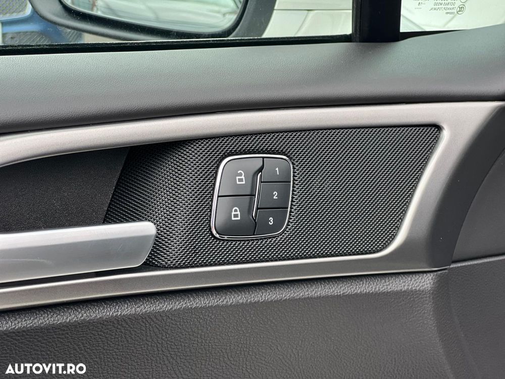 Ford Mondeo 2.0 HEV Vignale - 18