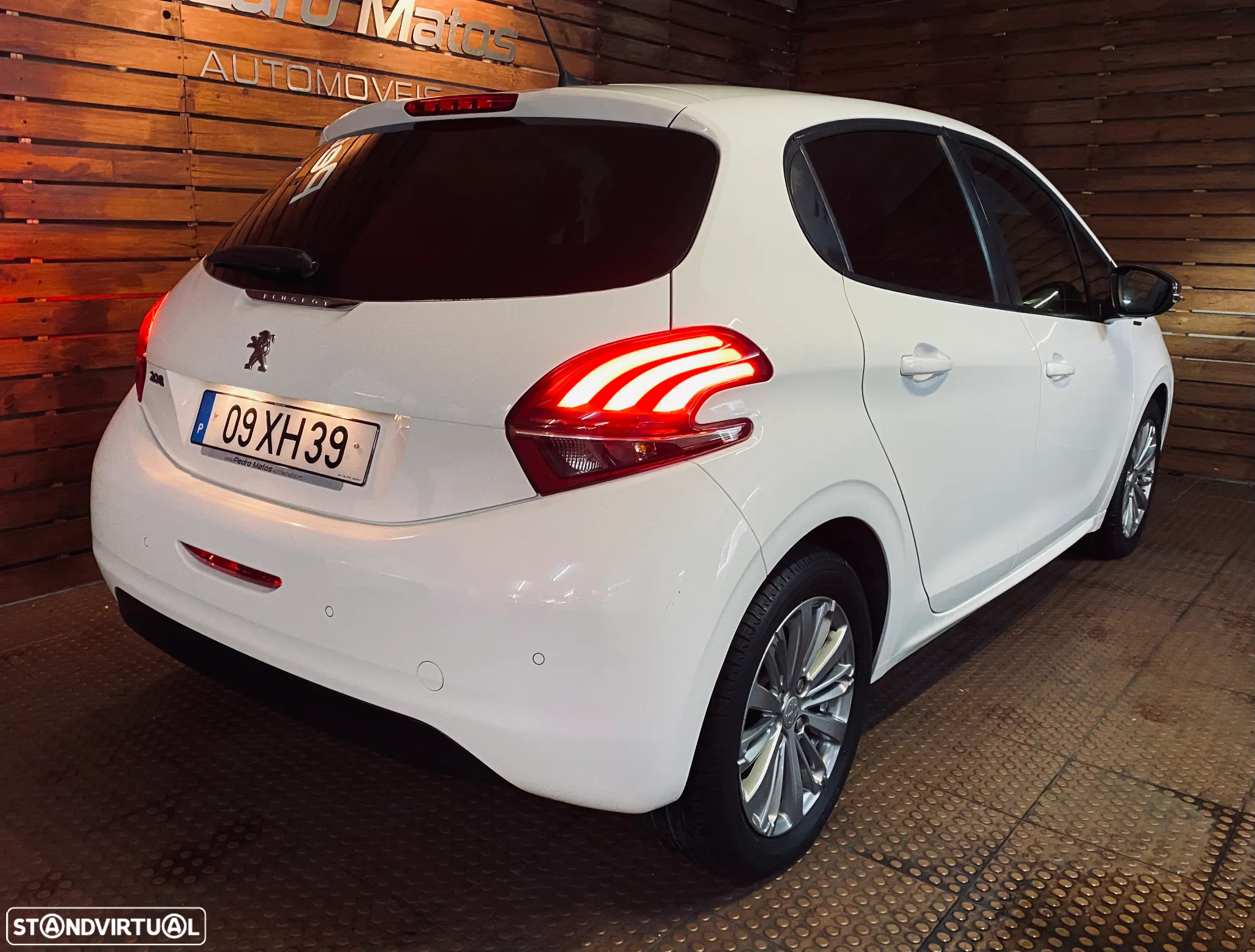 Peugeot 208 1.2 PureTech Signature - 2