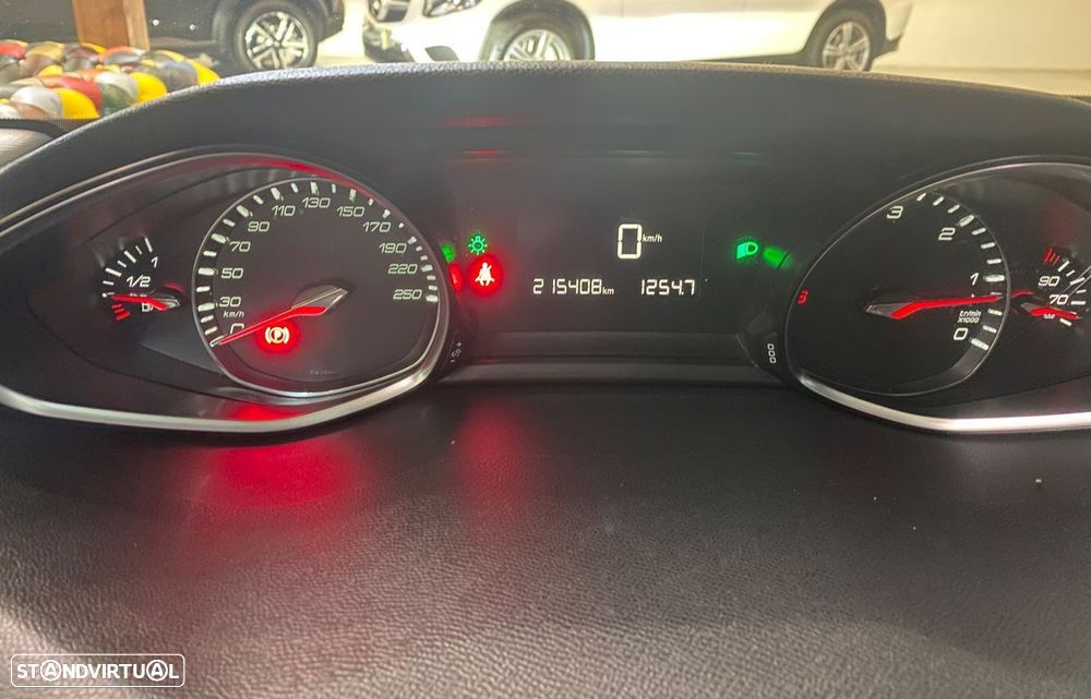 Peugeot 308 1.6 e-HDi Allure J18 - 17