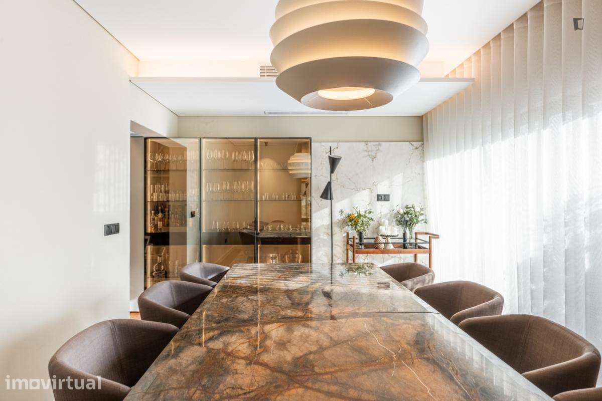Quarto - localizado em Lordelo do Ouro Porto - Grande imagem: 4/7