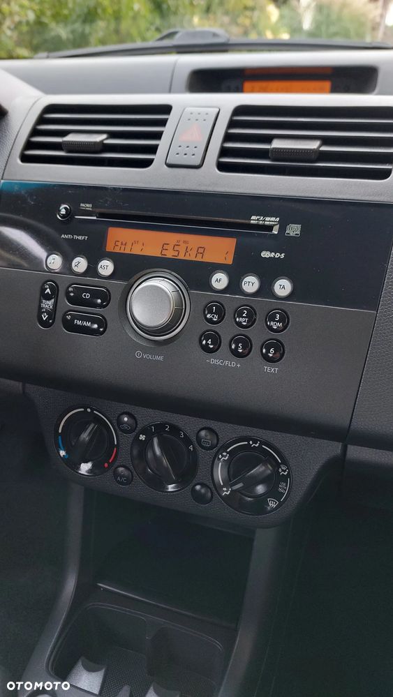 Suzuki Swift 1.3 4x4 Comfort - 26