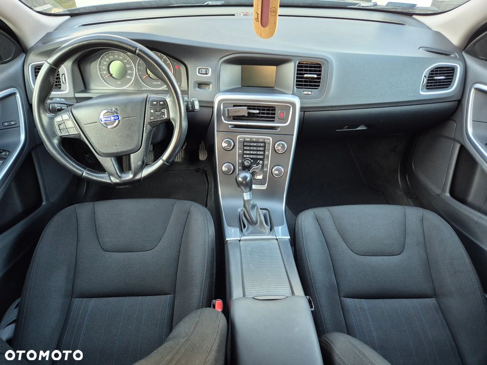 Volvo V60 D3 Momentum - 13
