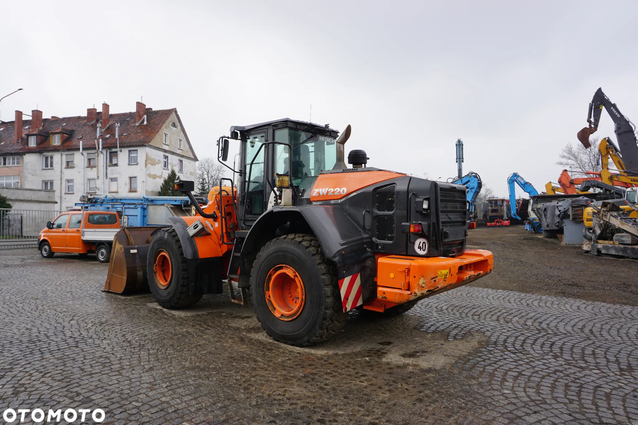 Hitachi ZW 220-5B - 4
