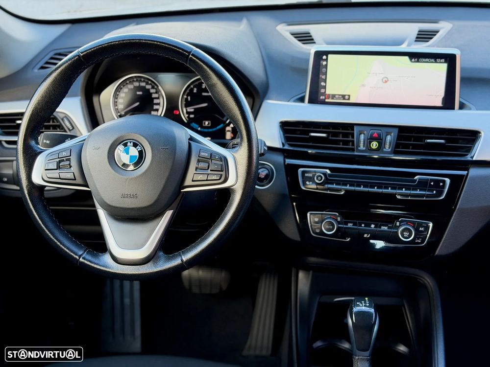 BMW X1 25 e xDrive Corporate Edition - 6