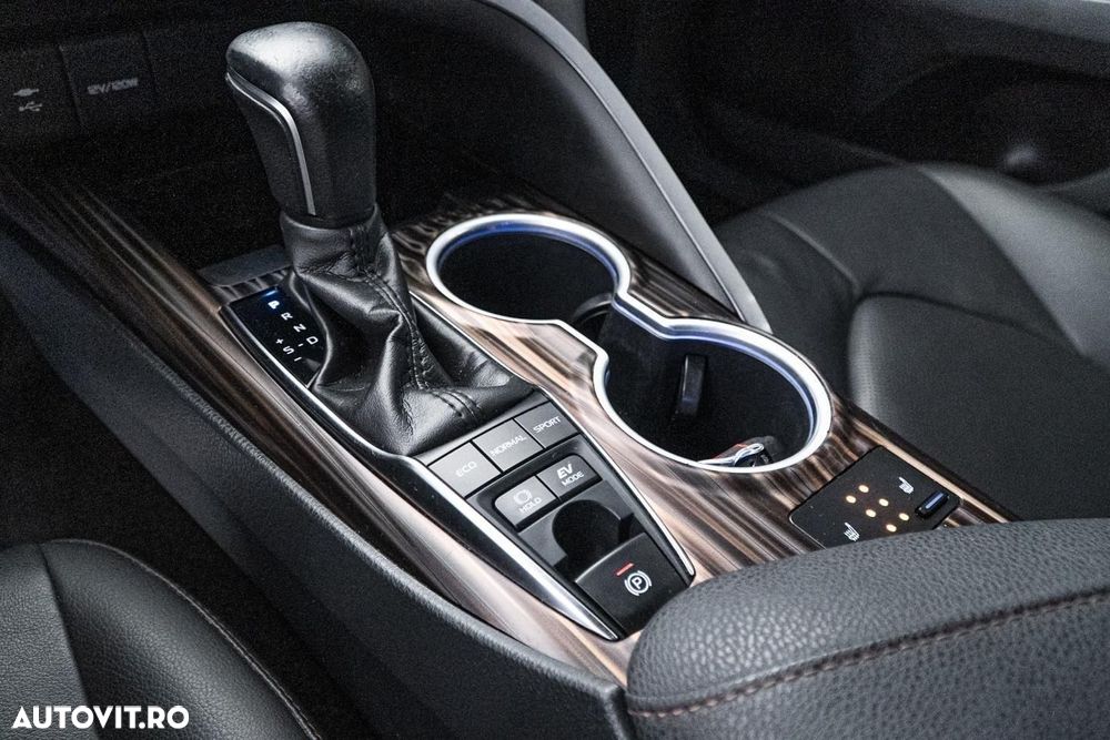 Toyota Camry 2.5 Dynamic - 12