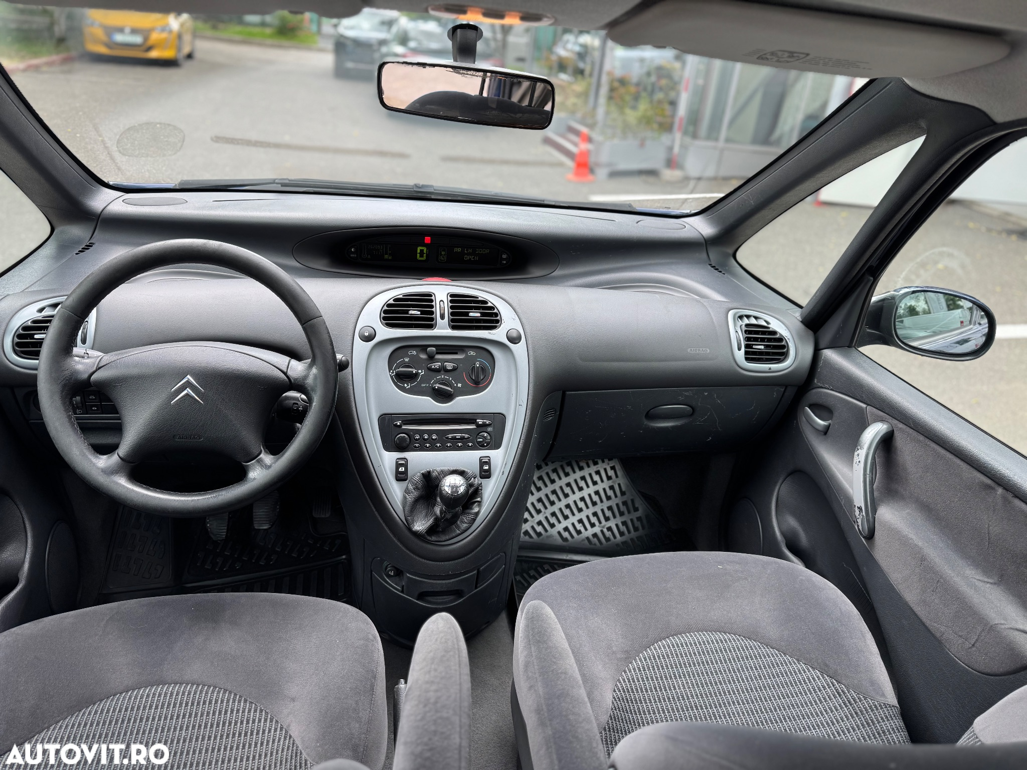 Citroën C4 Picasso - 8