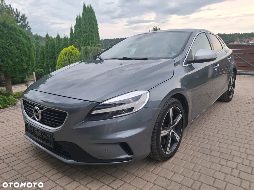 Volvo V40 D2 Drive-E R-Design Momentum - 1