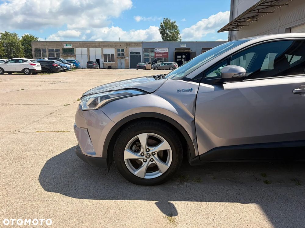 Toyota C-HR - 4