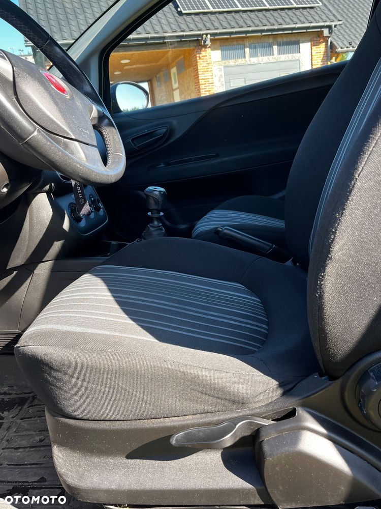 Fiat Grande Punto - 13