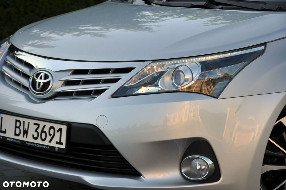 Toyota Avensis - 12