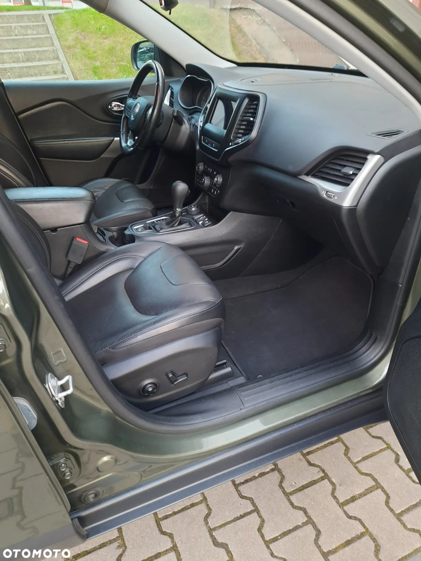 Jeep Cherokee - 9