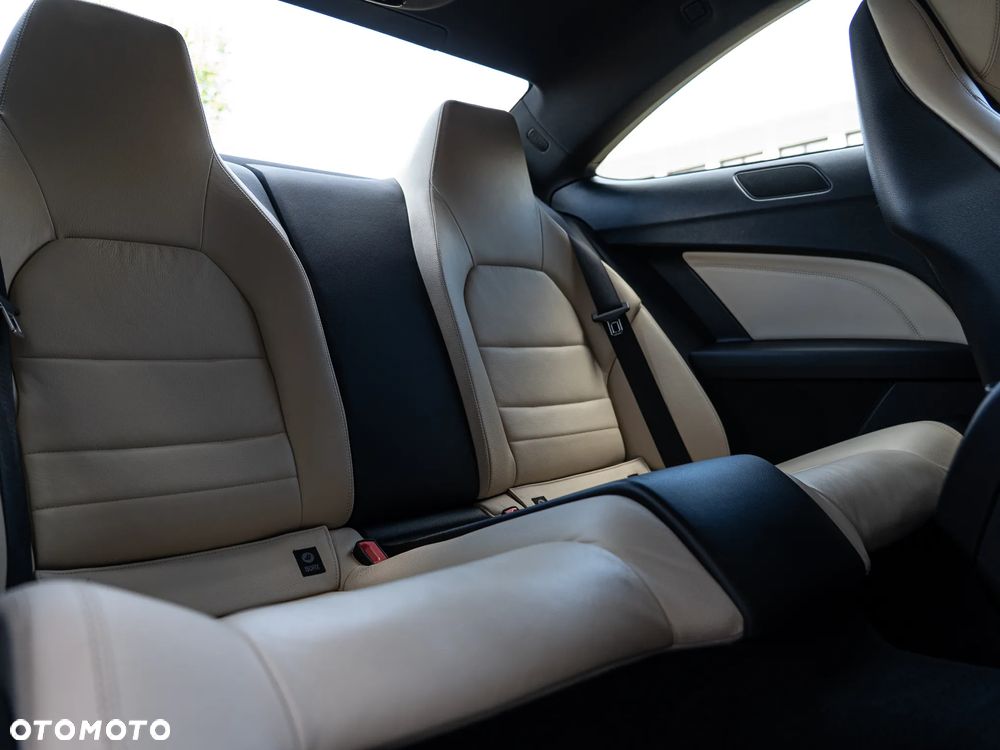 Mercedes-Benz Klasa C 250 CGI BlueEff - 27