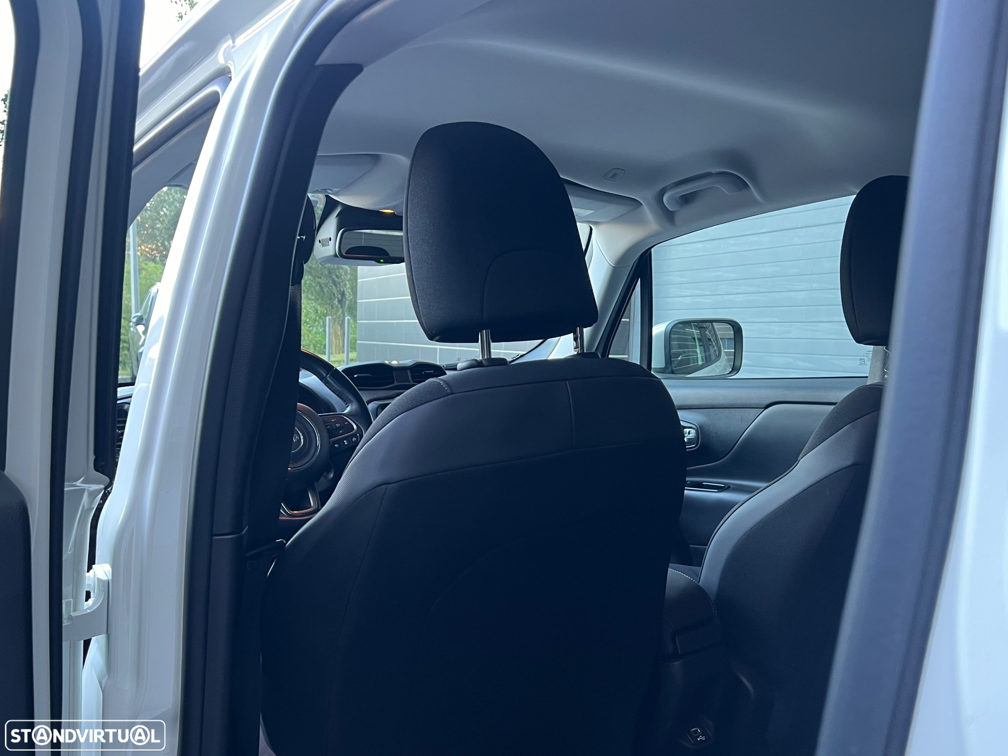 Jeep Renegade 1.6 MJD Limited S DCT - 23