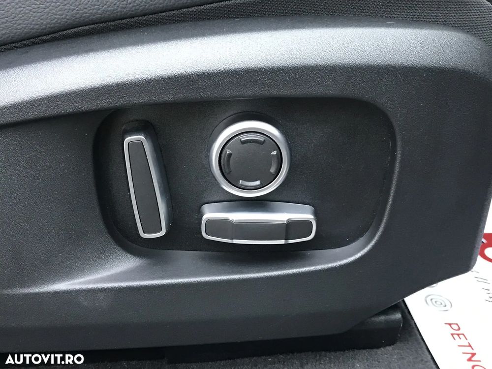 Jaguar F-Pace P400e AWD HSE - 32