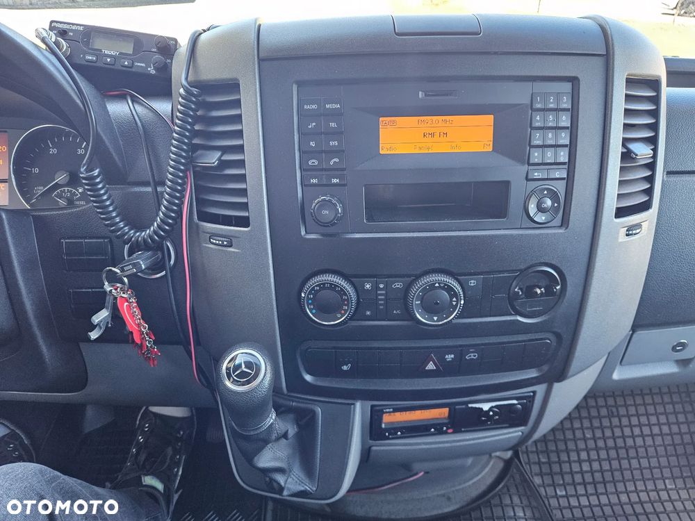 Mercedes-Benz Sprinter 319 CDI 7G-Tronic - 26