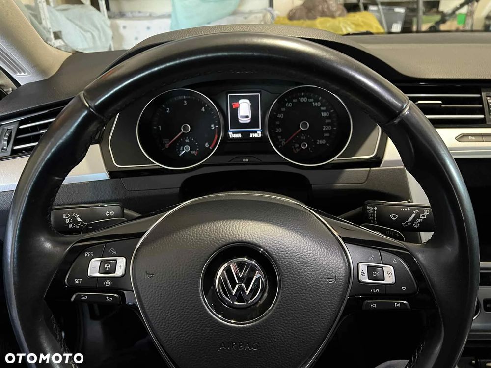 Volkswagen Passat 2.0 TDI BMT Comfortline DSG - 25