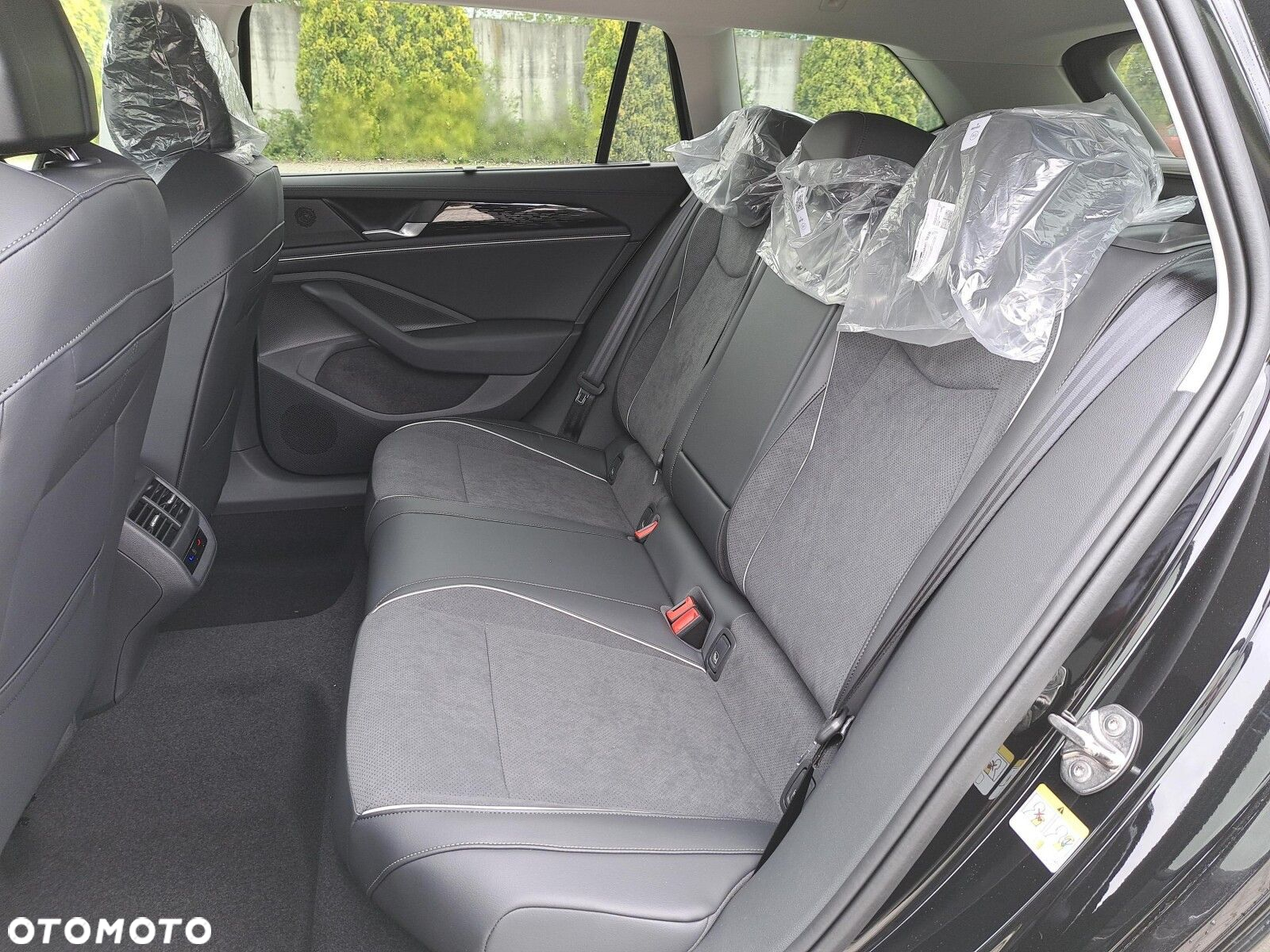 Volkswagen Passat - 20