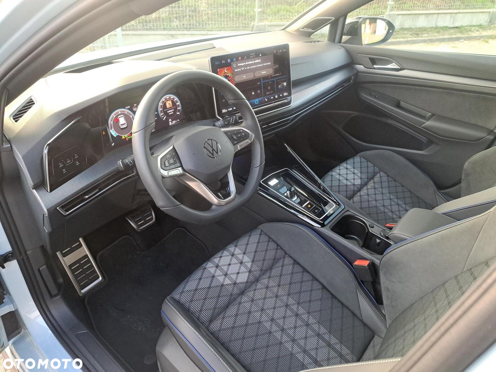 Volkswagen Golf VIII 1.5 eTSI mHEV R-Line Plus DSG - 15