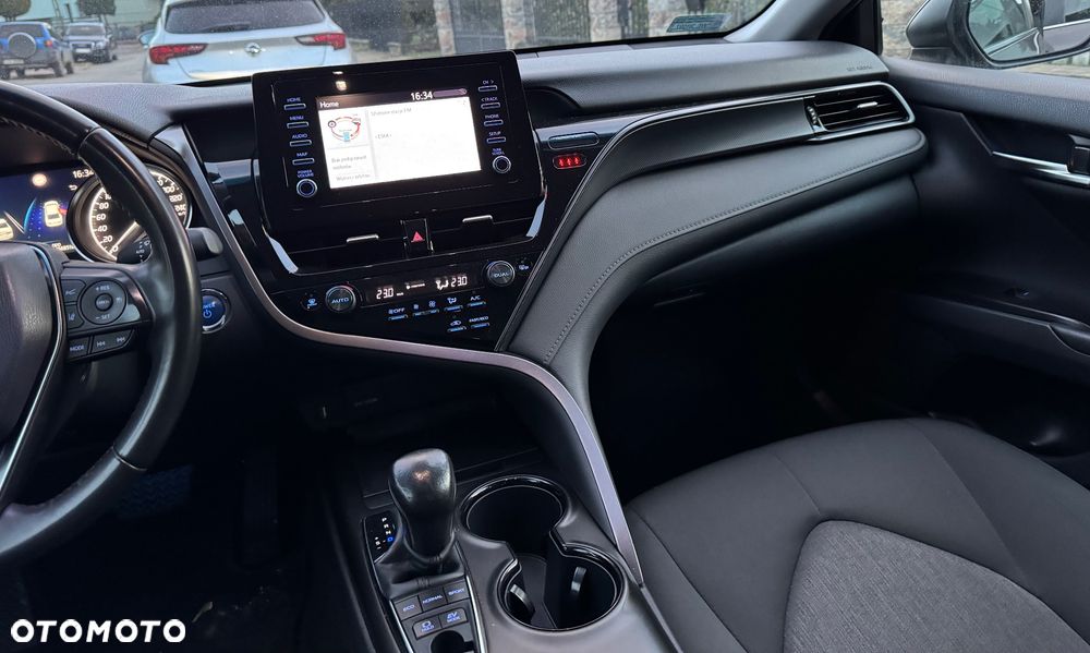 Toyota Camry 2.5 Hybrid Comfort CVT - 12