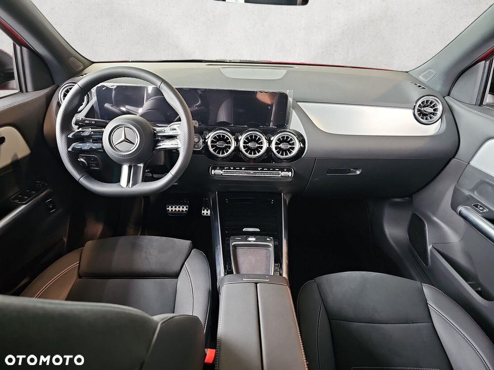 Mercedes-Benz GLA - 14
