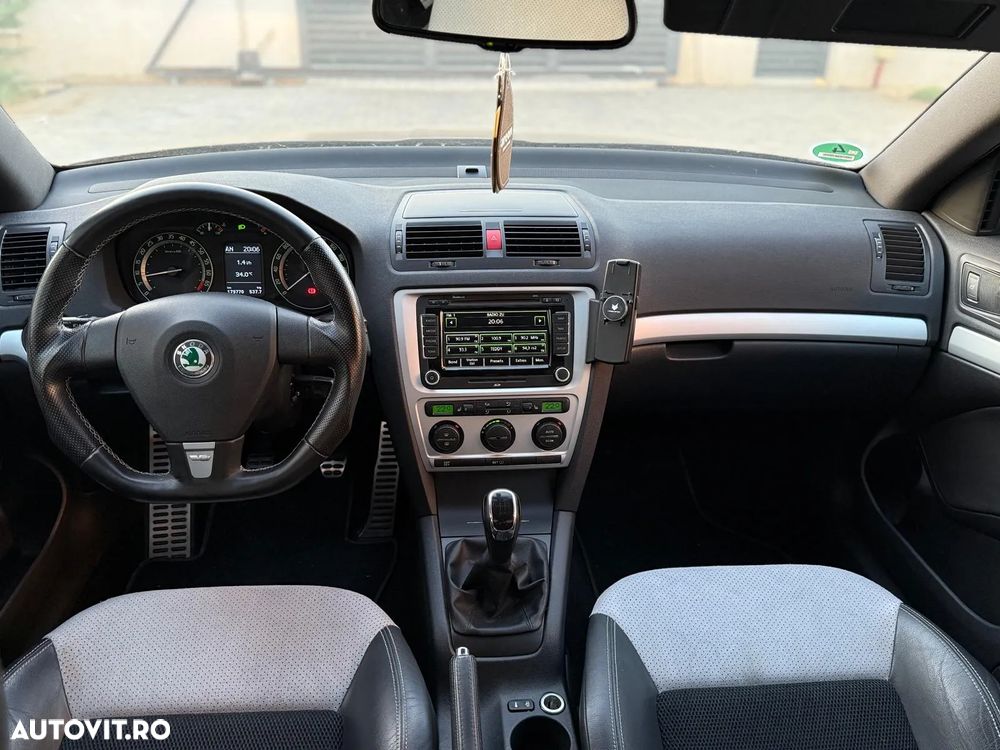 Skoda Octavia Combi 2.0 TFSI RS - 7