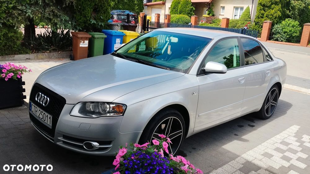 Audi A4 Limousine - 1